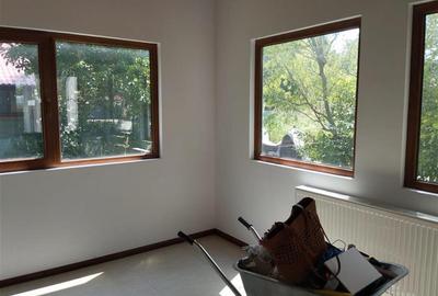 Vila de vanzare cu acces la padurea Izvorani in spatele casei si aproape de cent - 18