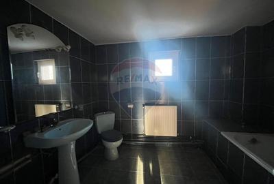 Casa cu 5 camere de vanzare in Priseaca 450 mp teren - 15