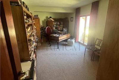 LIPOVEI - Vila INDIVIDUALA - P+2 - 8 cam - 4 bai - curte -GRADINA - PIVNITA -toa - 14