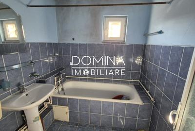 Vanzare apartament 3 camere, et. 2, situat in Rovinari, str. Plopilor - 7