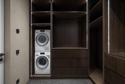 | Herastrau | 3 camere | 130 mp | 2 parcari | - 15