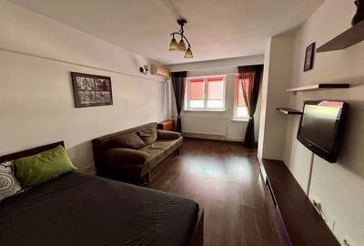 Garsonieră de închiriat – Ultracentral, cu vedere la mare - 1