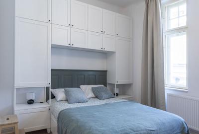 Apartament cu 3 camere decomandat, mobilat în Central