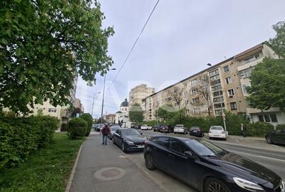 Apartament decomandat de vanzare 2 camere balcon lift Mihai Viteazul - 1