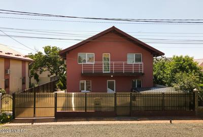 Casă individuală cu 4 camere în Săcălaz