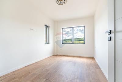 Duplex FINISAT, arhitectura moderna, 400mp teren,comision 0 - 7