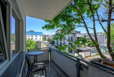 Apartament cu 3 camere de vânzare în zona Lacul Tei - 2