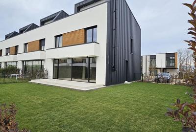 Casă cu 5 camere în Tunari