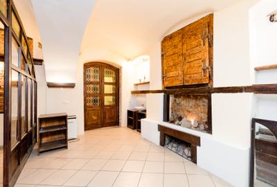 Spatiu comercial amenajat – central, str. Crisan - 4