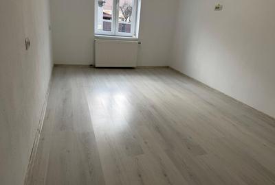 Spatiu Comercial de Inchiriat - 7