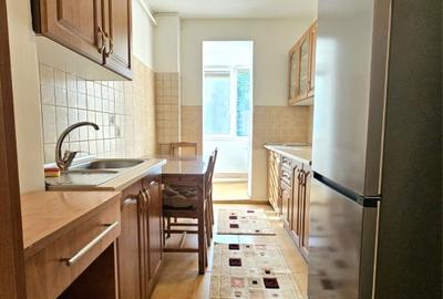 Proprietar, inchiriez apartament cu 3 camere Bld. Cetatii - 8