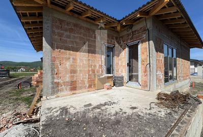 Casa individuala | 115 mp | 399 mp teren | Toate utilitatile | Orizont - 2