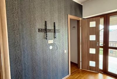 Apartament 3 camere de vanzare, Tractorul, parcare subterana - 2