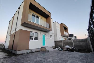 Duplex cu 5 camere în Moșnița Nouă