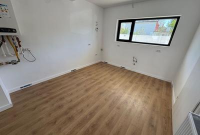 Vile 4 camere Tunari, Zona f buna, asfalt - 14