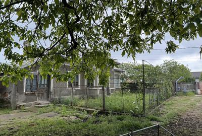 Teren intravilan  3447 mp, cu casa modesta, Desch. 30 m, str. Gr. Alexandrescu - 12