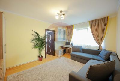 De vânzare apartament cu 3 camere, etajul 1, Strada Borsecului, Oradea - 3