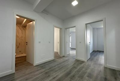 Apartament cu 3 camere decomandat în Primo