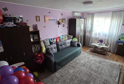 Apartament cu 2 camere decomandat, mobilat în Dacia