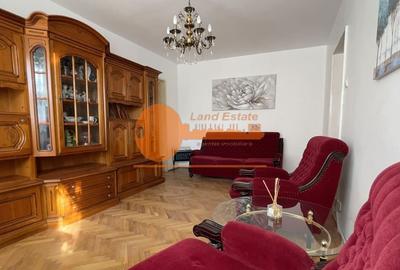 Apartament cu 3 camere semidecomandat, mobilat în Obor
