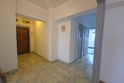 Ultracentral Tomis Mall 3 camere decomandat etaj 3/7 - 12