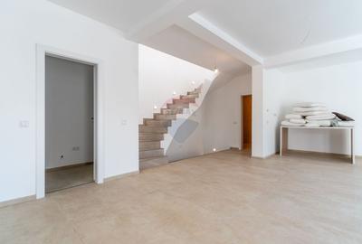 Casă / Vilă cu 5 camere de închiriat în zona Dambul Rotund - 3