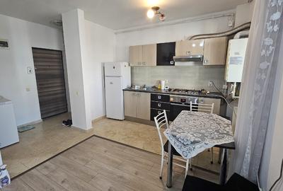 Garsonieră decomandată, mobilată în Roșu