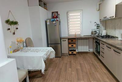 Apartament cu 2 camere semidecomandat, mobilat în Lujerului