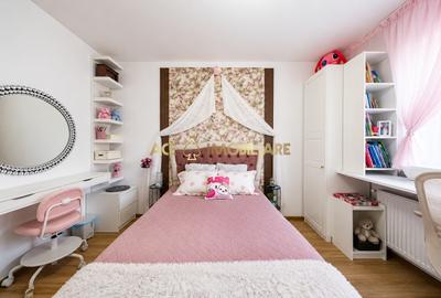 Apartament cu 4 camere decomandat, mobilat în Berceni