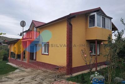 Casă individuală cu 4 camere în Câmpenești