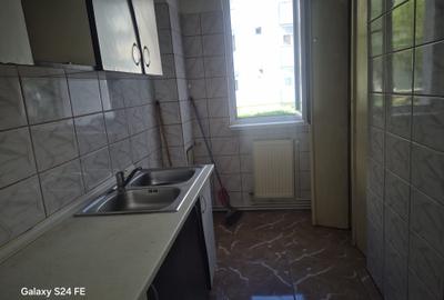 Apartament 3 camere, zona 1 Decembrie 1918 - 5