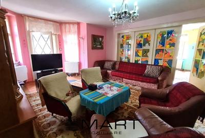 Casă individuală cu 7 camere în Sub Arini