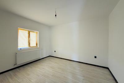 Duplex despartit prin camera tehnica, 3 camere - Beregsau Mare - 11