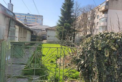 Casa batraneasca, zona Cet, 3 camere , 431 mp teren - 2