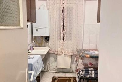 2 camere - Pacurari- Carrefur Express-  41 mp - liber- 75000 euro - 1