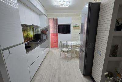 Vindem apartament cu 3 camere, Crângasi - 3