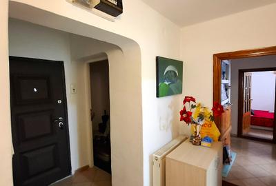 De vanzare apartament cu 4 camere , etaj 2 - 7
