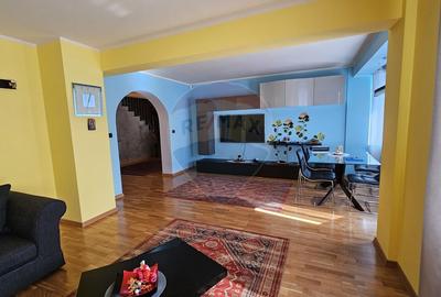 Casă / Vilă de lux cu 8 camere de vânzare in Obcini, Suceava - 12