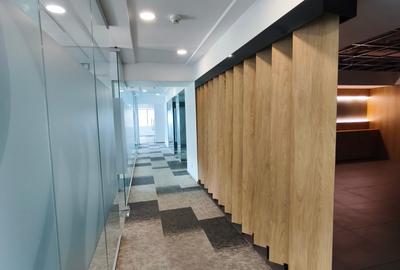 Pod Baneasa - spatiu renovat in cladire de birouri - 1