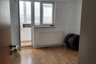 Malu Rosu ,se vine apartament cu trei camere ,pret  83000 euro - 4
