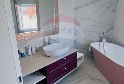 Proprietate premium în Filiași, locuință de lux cu spații comerciale - 27