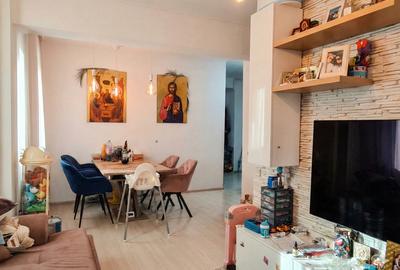 Apartament cu 4 camere, mobilat în Băneasa