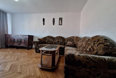 Apartament cu 3 camere decomandat, mobilat în Lipovei