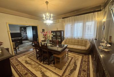 Apartament cu 4 camere circular, mobilat în Universitate