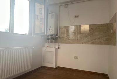 Garsonieră decomandată în Parcul Carol