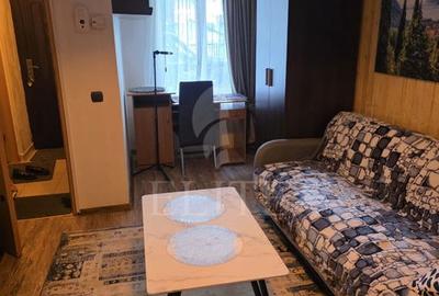 Apartament cu 2 camere semidecomandat, mobilat în Central