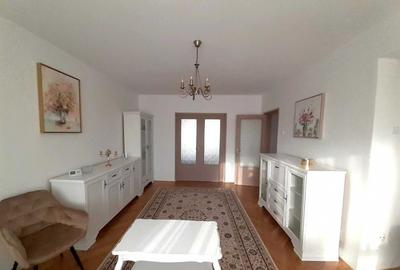 Apartament cu 3 camere decomandat în Andrei Mureșanu