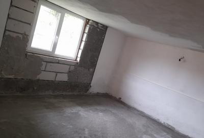 Casa 200 mp, 2200mp teren , 20 km de - 10