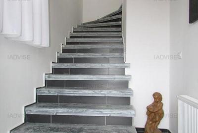 Casa superba utilata mobilata Rasnov, pretabila si pentru doua familii - 11