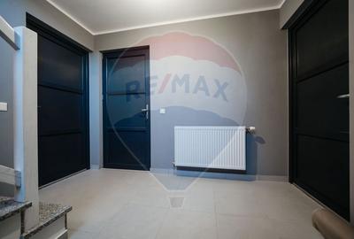 Casă / Vilă cu 4 camere de vânzare - 11